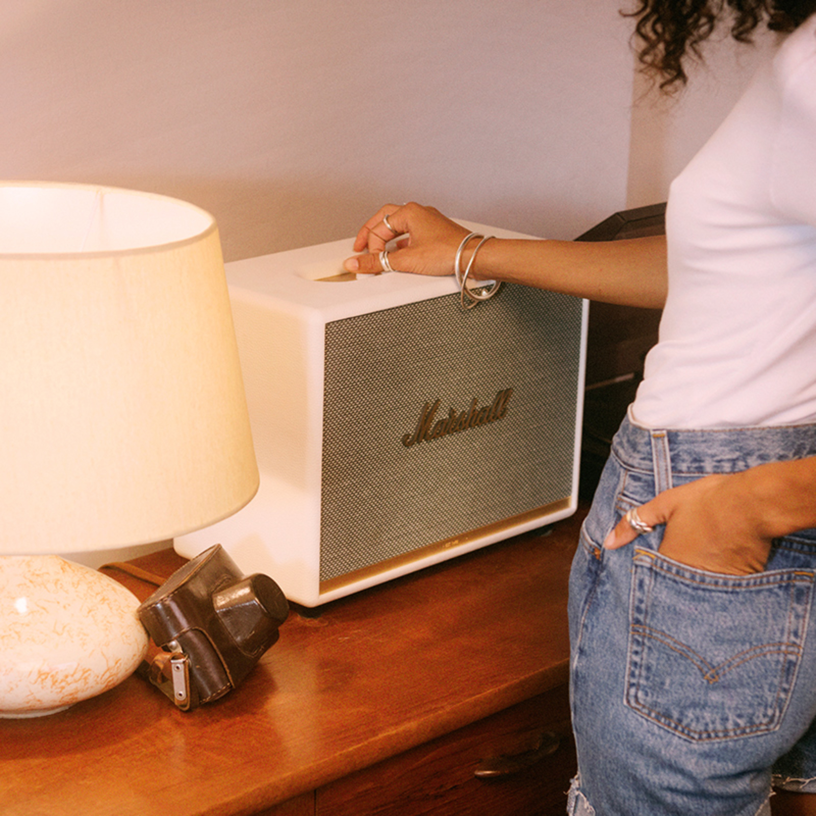 Колонка Marshall WOBURN II White - Покупайте в официальном